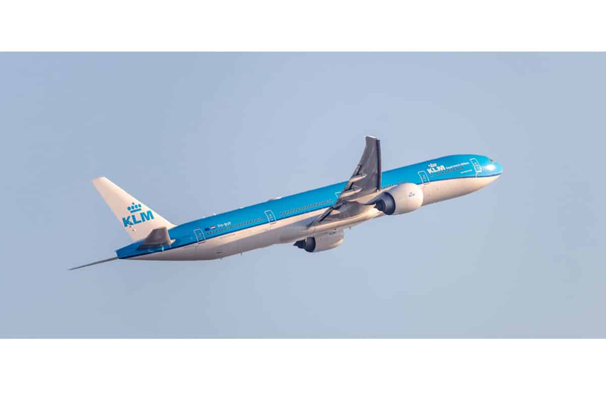 Global airlines extend gulf airspace flight suspensions amid 2026 geopolitical tensions