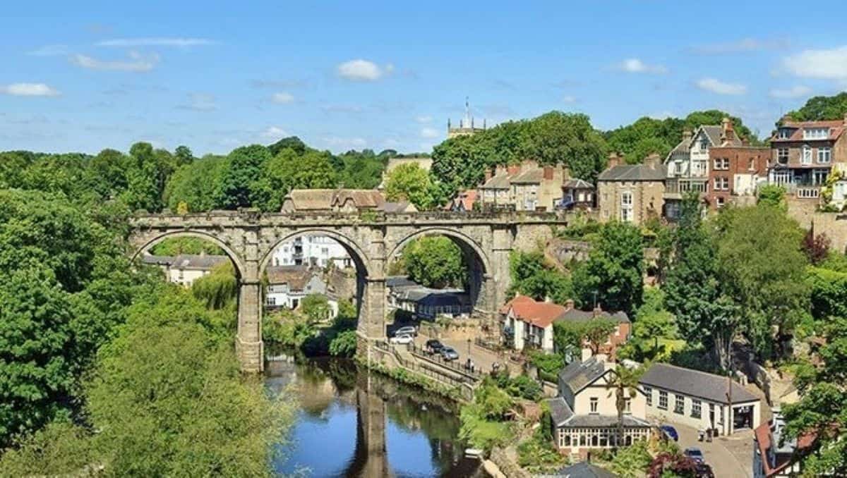 Knaresborough christmas market 2026: explore north yorkshire&rsquo;s festive celebration