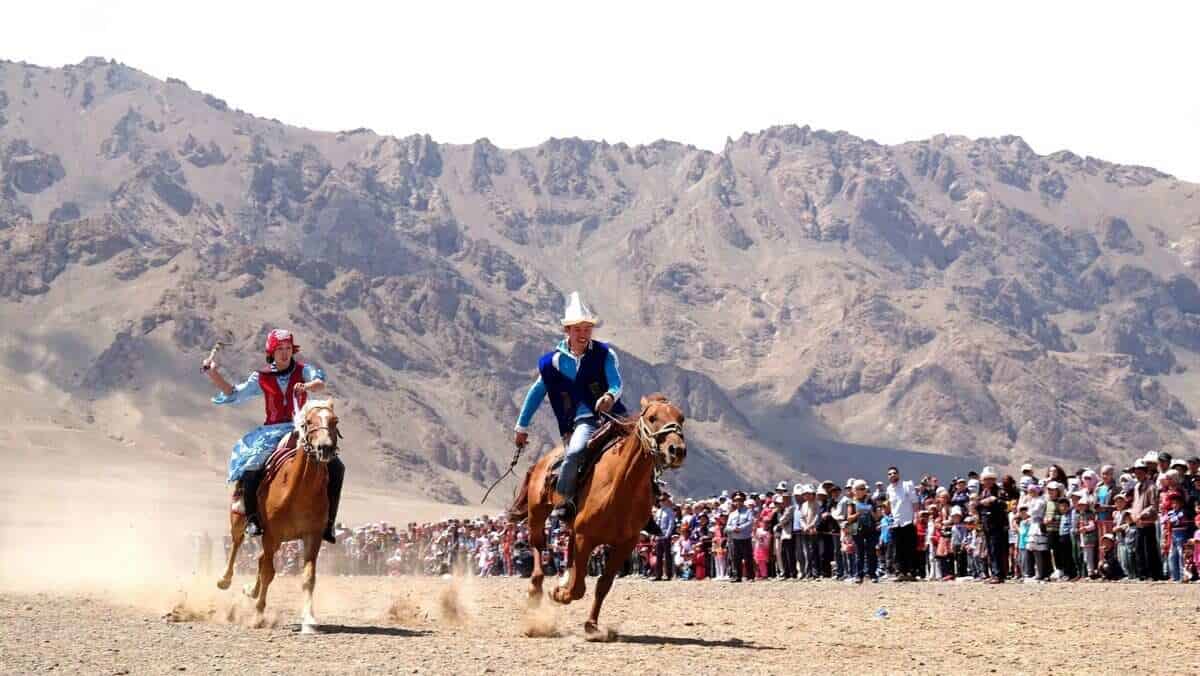 Kyrgyzstan tourism growth with mountain landscapes and international visitors in 2026