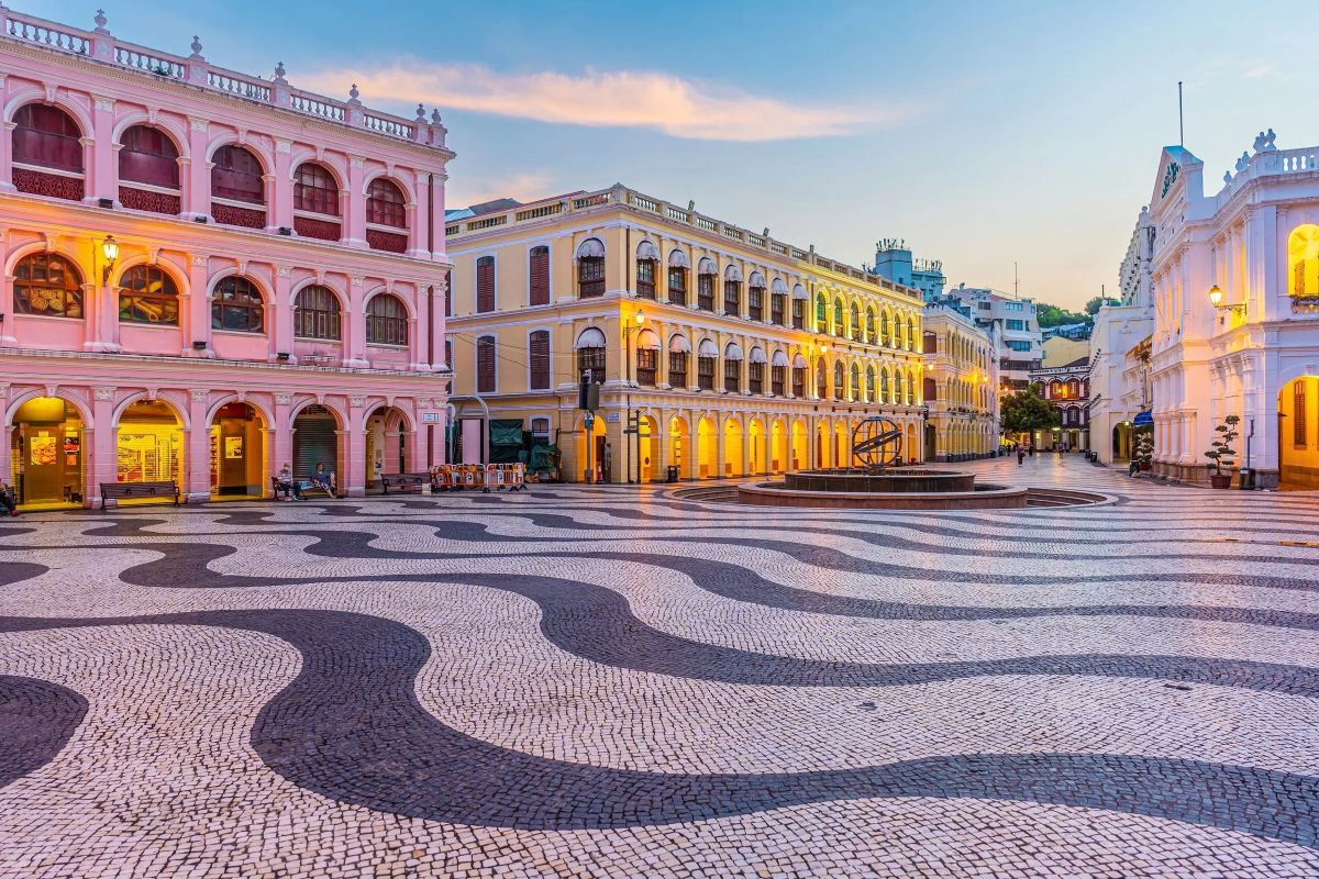 Hong kong, macao, singapore and las vegas entertainment tourism ecosystems