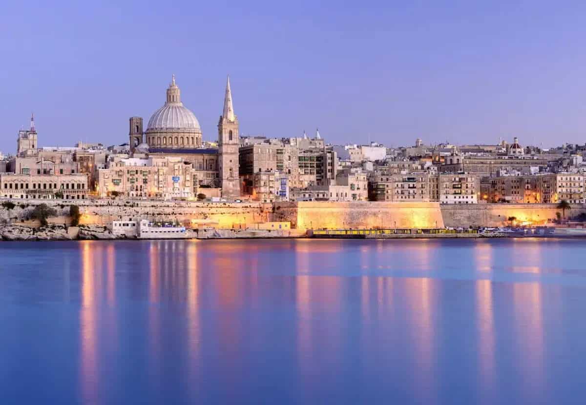 Malta airport and commercial flights growth supporting tourism demand