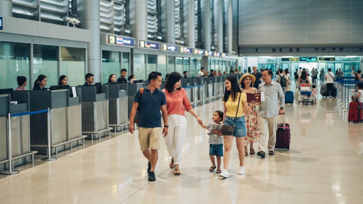 Filipino travellers arriving in thailand as visa-free stay changes to 30 days
