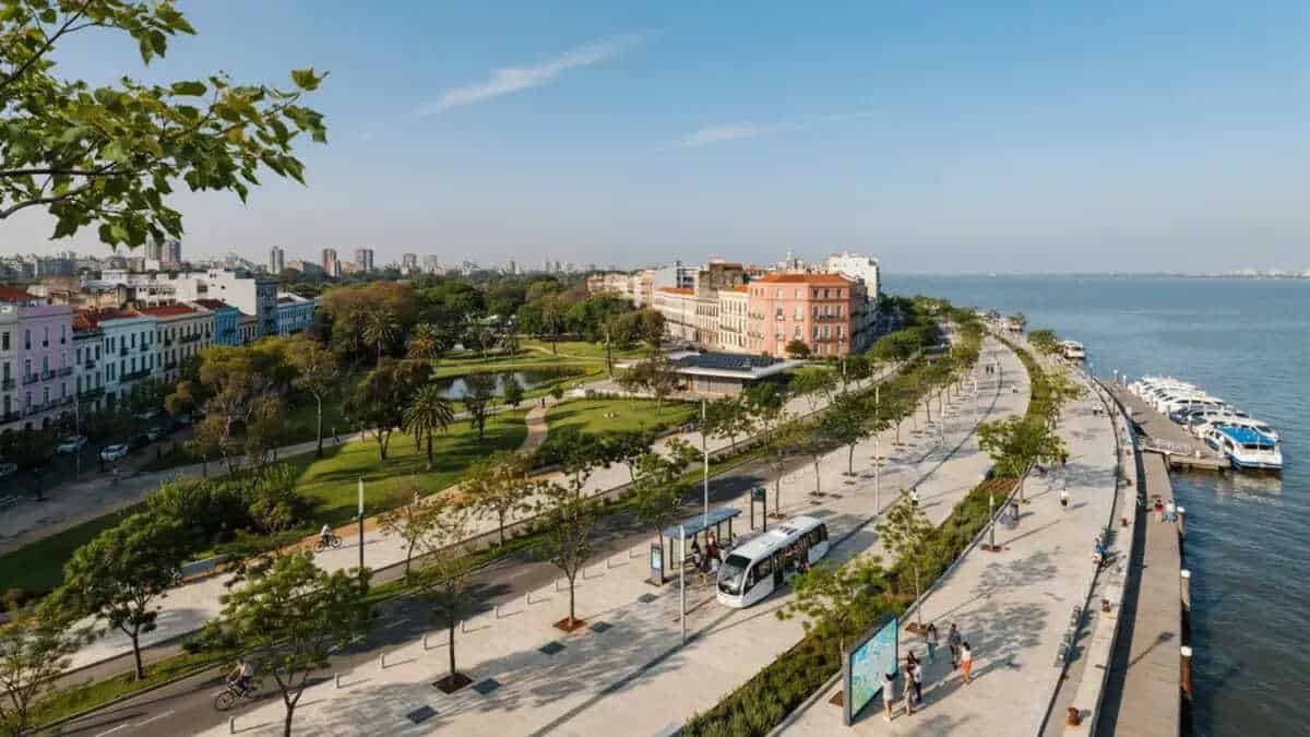 Uruguay smart tourism model promoting digital destination development
