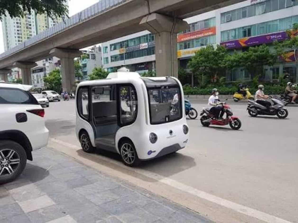 Autonomous shuttle vehicle tested during vietnam hanoi autonomous transport trial in an urban environment