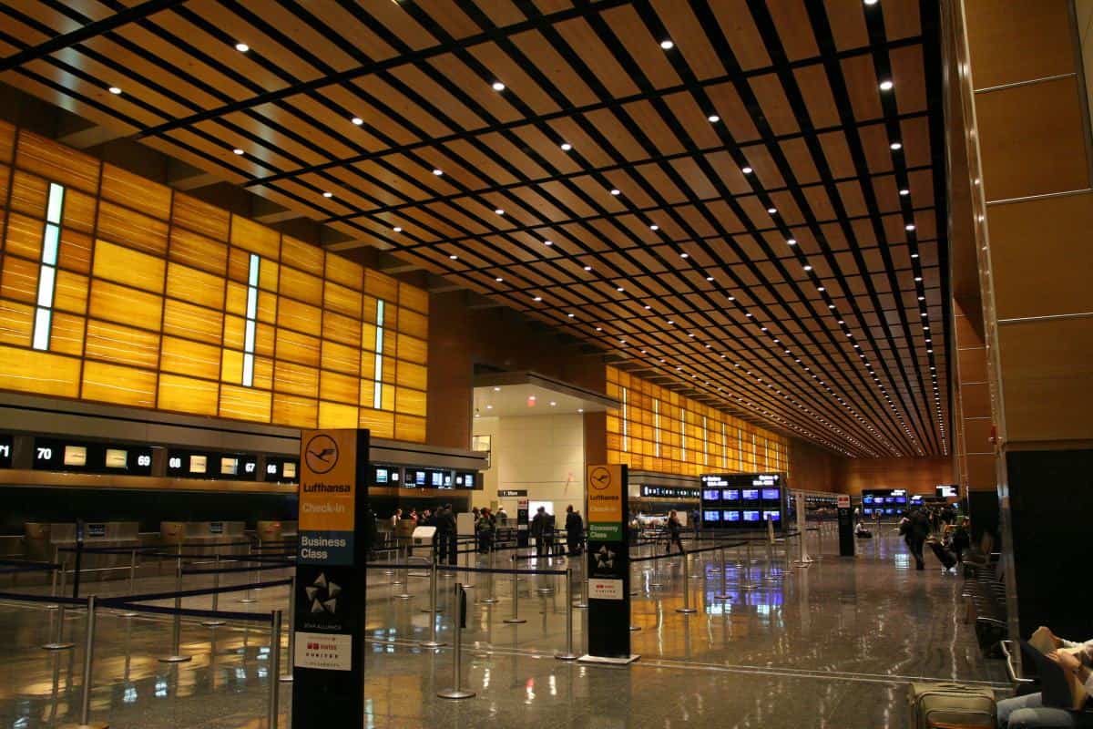 Hundreds of Travelers Affected Across America as Boston, Cleveland and More Airports Face 354 Cancellations and 4,072 Delays