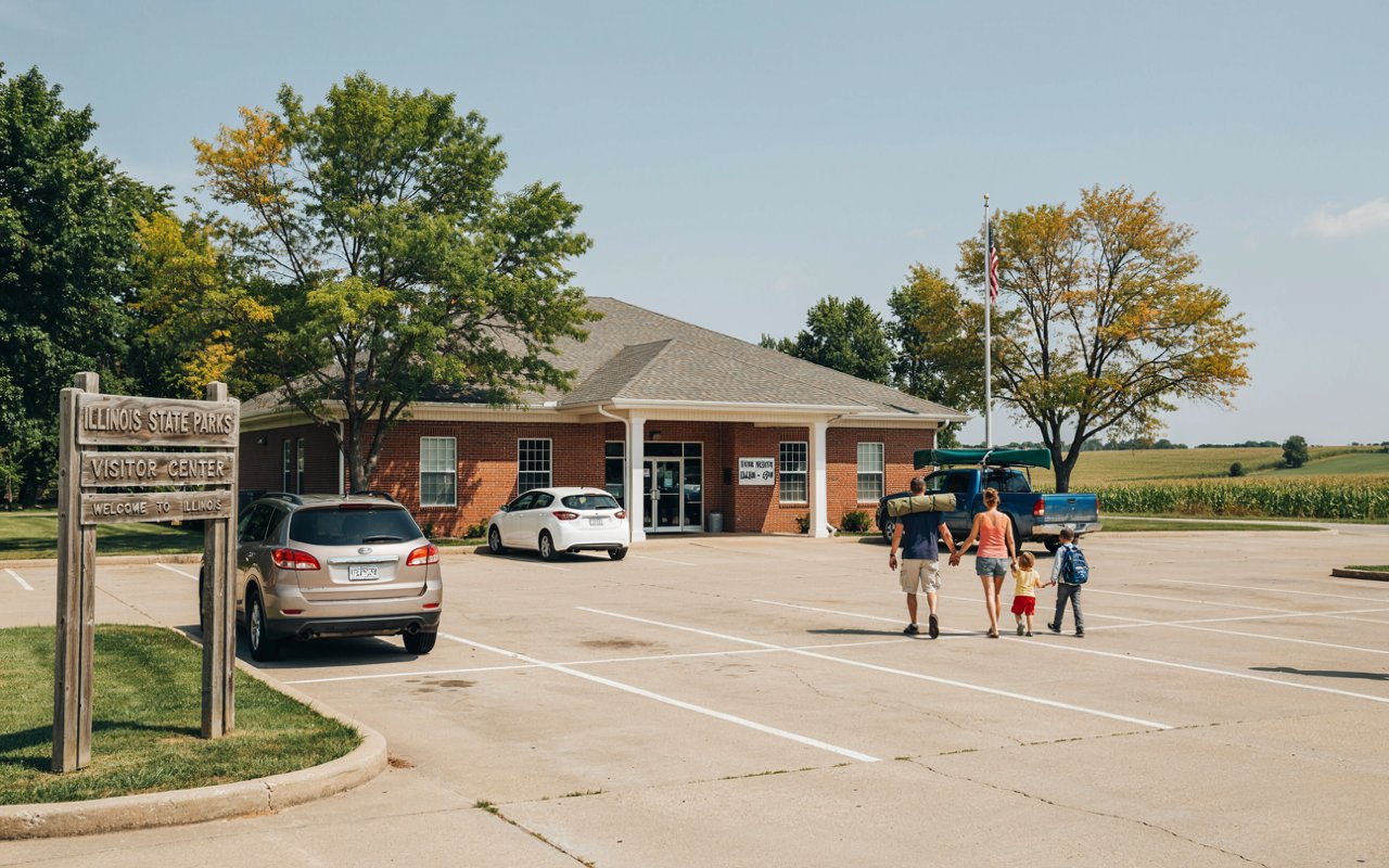 Illinois travel changes as eight visitor centres close, shifting road trip support toward digital tourism tools.