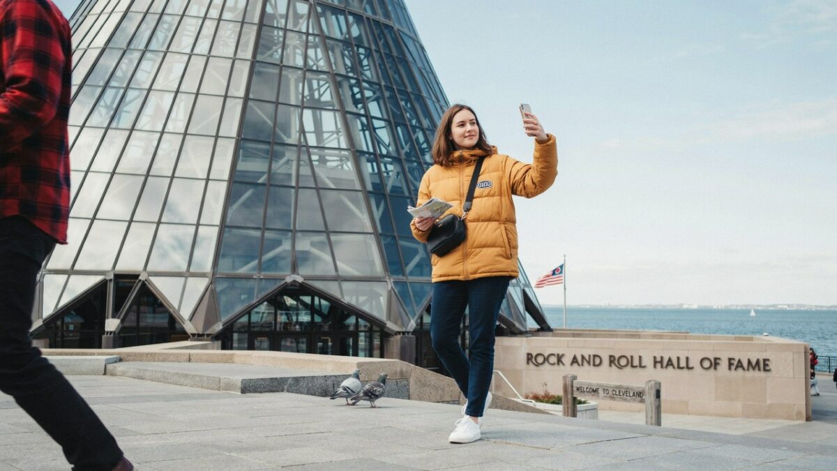 Put-in-bay travel grows as ohio lake erie island attracts residents and businesses beyond seasonal tourism.