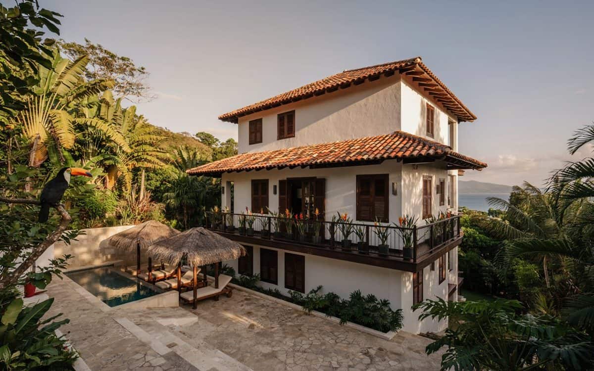 Small luxurious hotel in panama