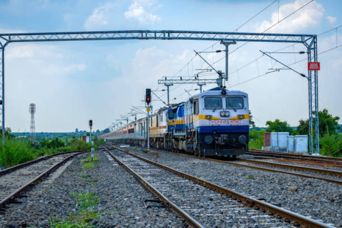 Kanpur-delhi-new-train