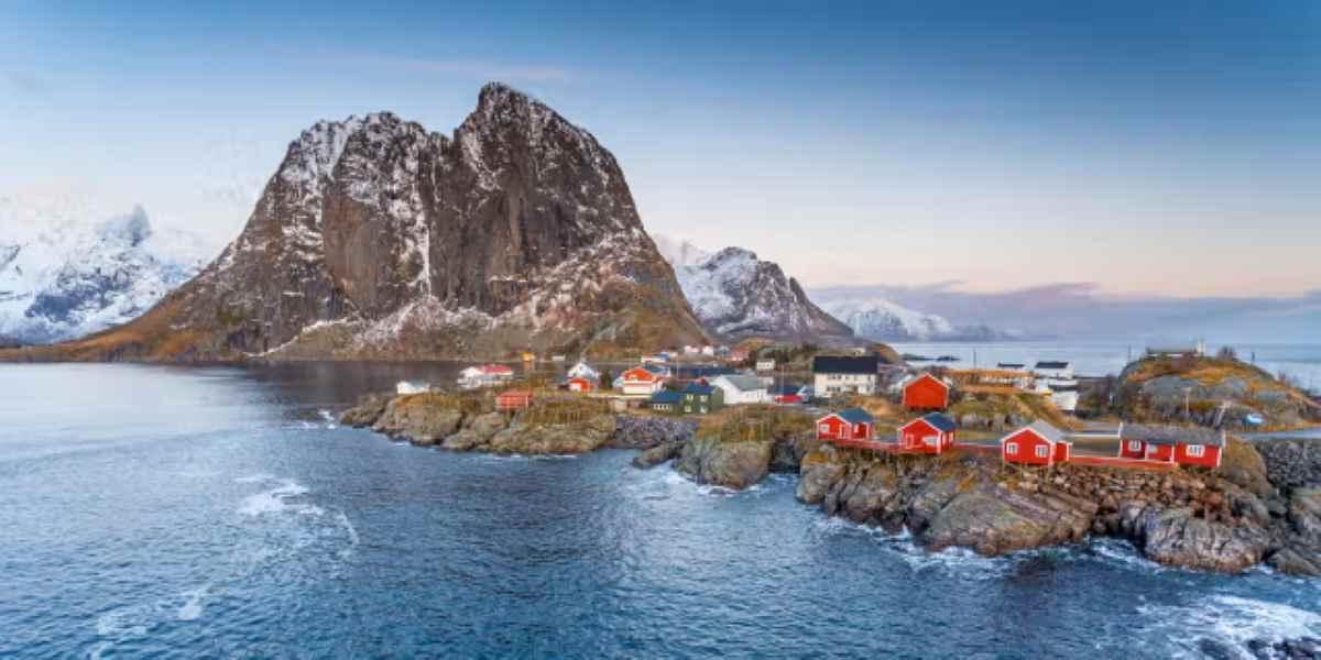 Lofoten&rsquo;s fragile arctic coastline