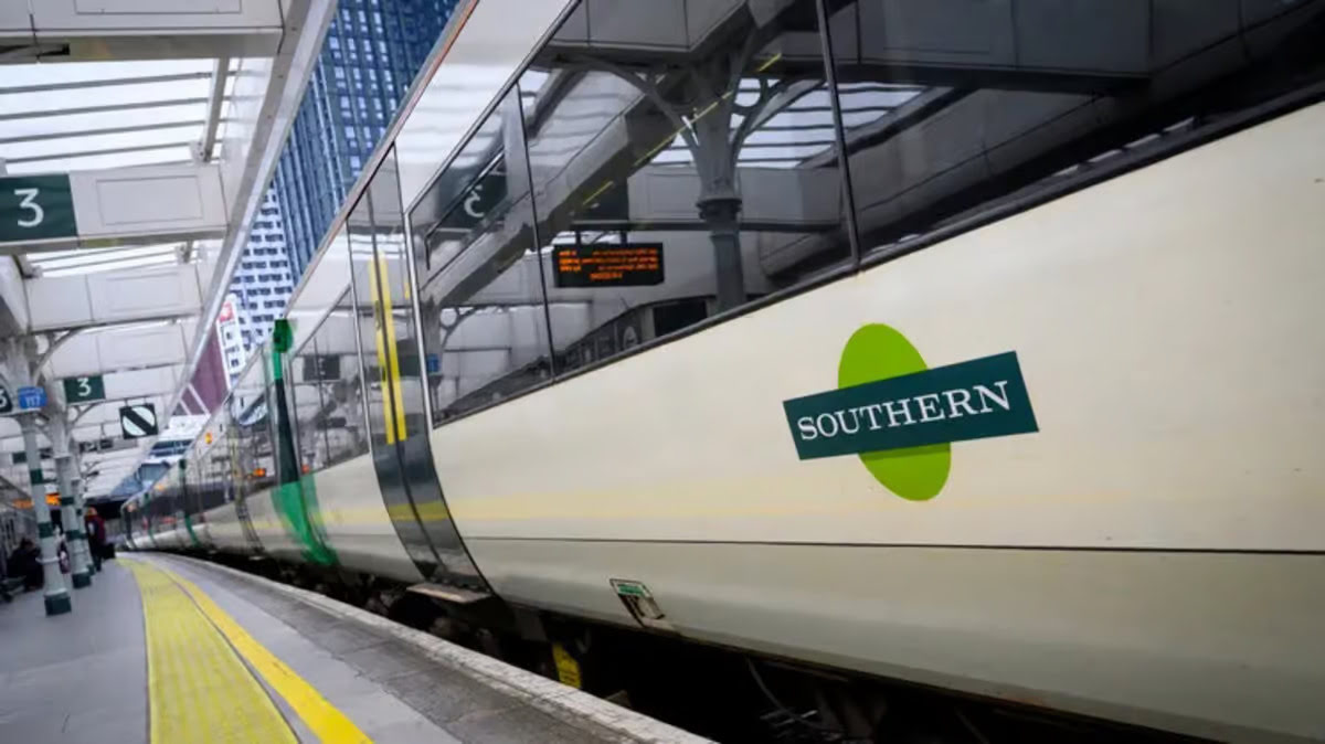 London-surrey-rail-work - travel and tour world London-surrey-rail-work