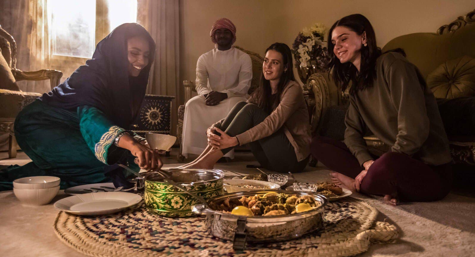 Abu dhabi hotel - travel and tour world Women serving mandi