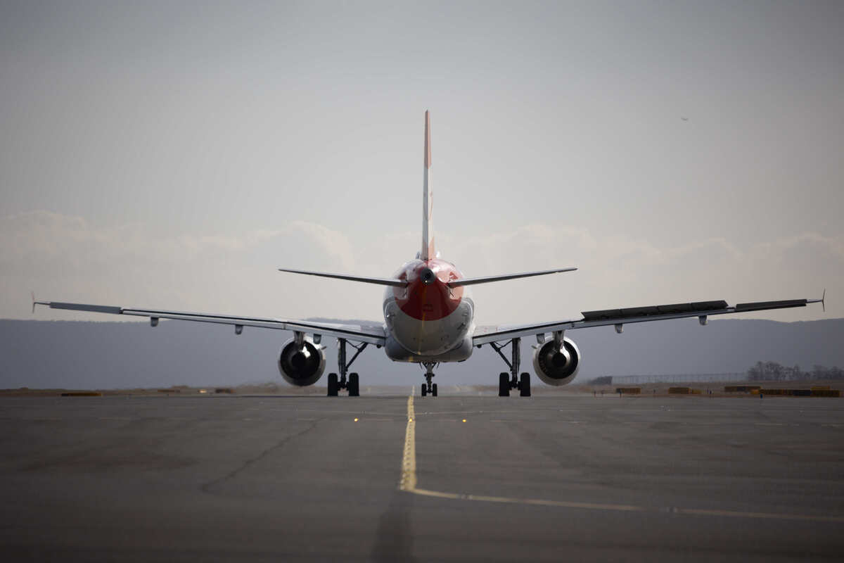 Austrian airlines emergency landing
