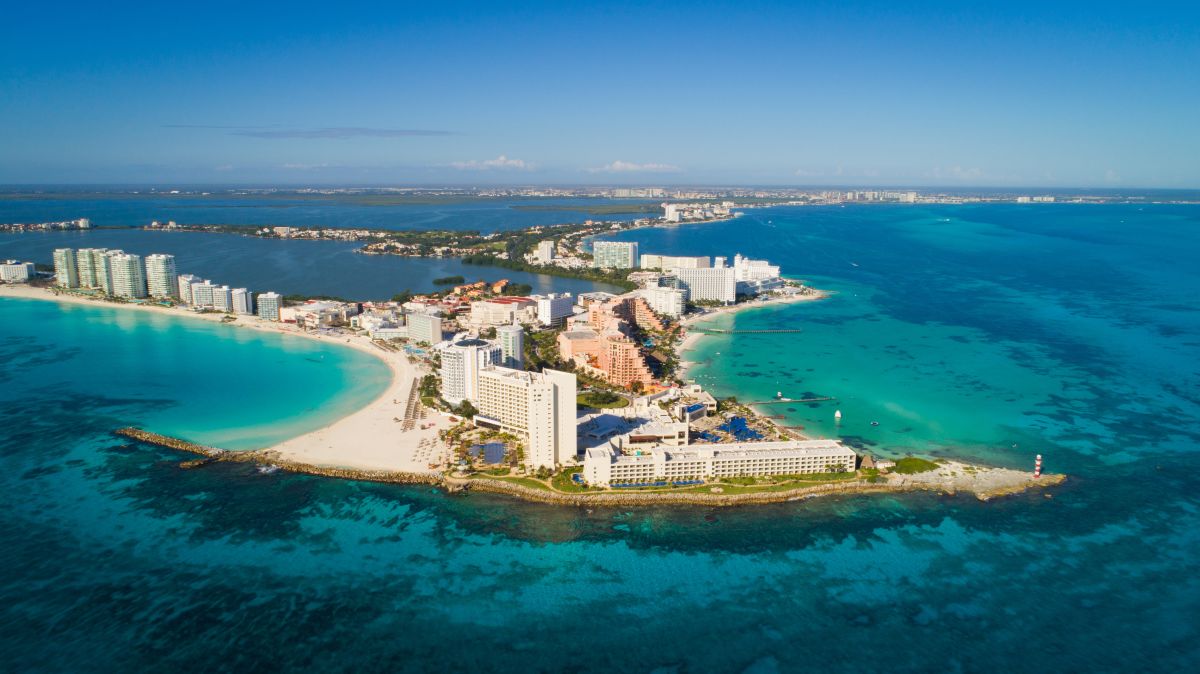 Cancun beach - travel and tour world Cancún, punta cana, jamaica and florida beach destinations compared in a tropical travel collage.