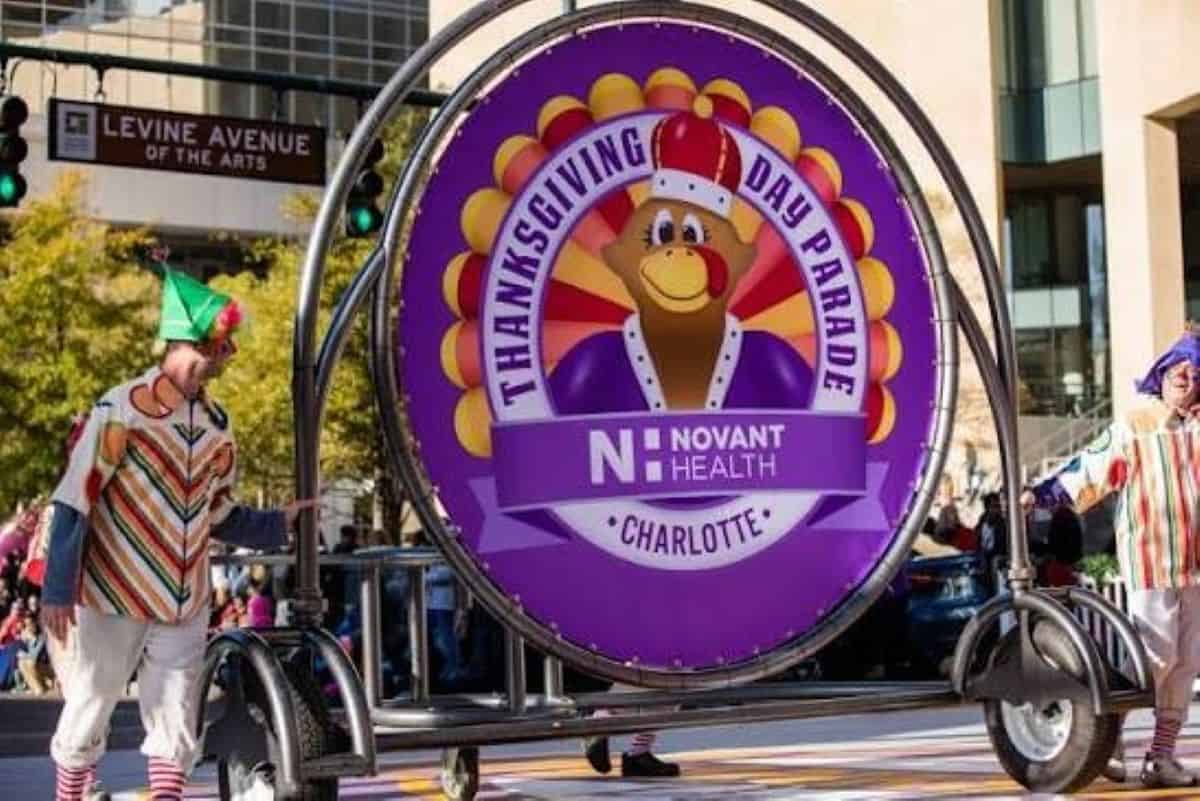 Charlotte thanksgiving - travel and tour world Charlotte thanksgiving day parade float featuring a turkey mascot.