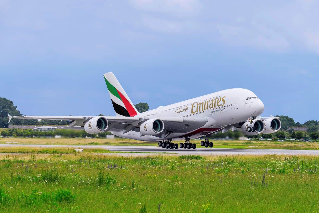 Qatar airways vs emirates fy24-25