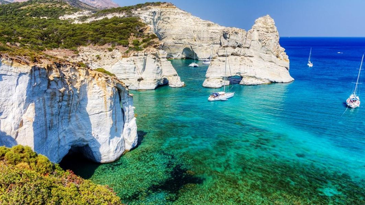 Greece tourism growth 2026 – cyclades islands - travel and tour world Cyclades coast