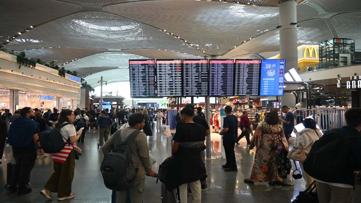 Ist image - travel and tour world Passengers in europe face flight disruptions