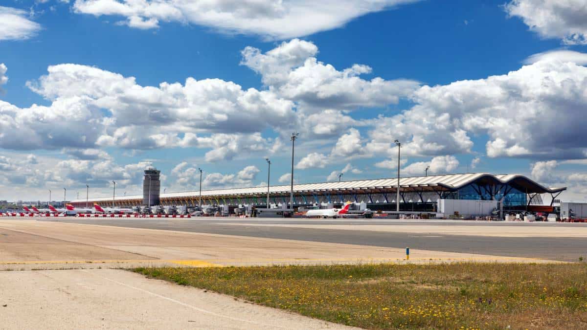 Airports in europe face flight disruptions