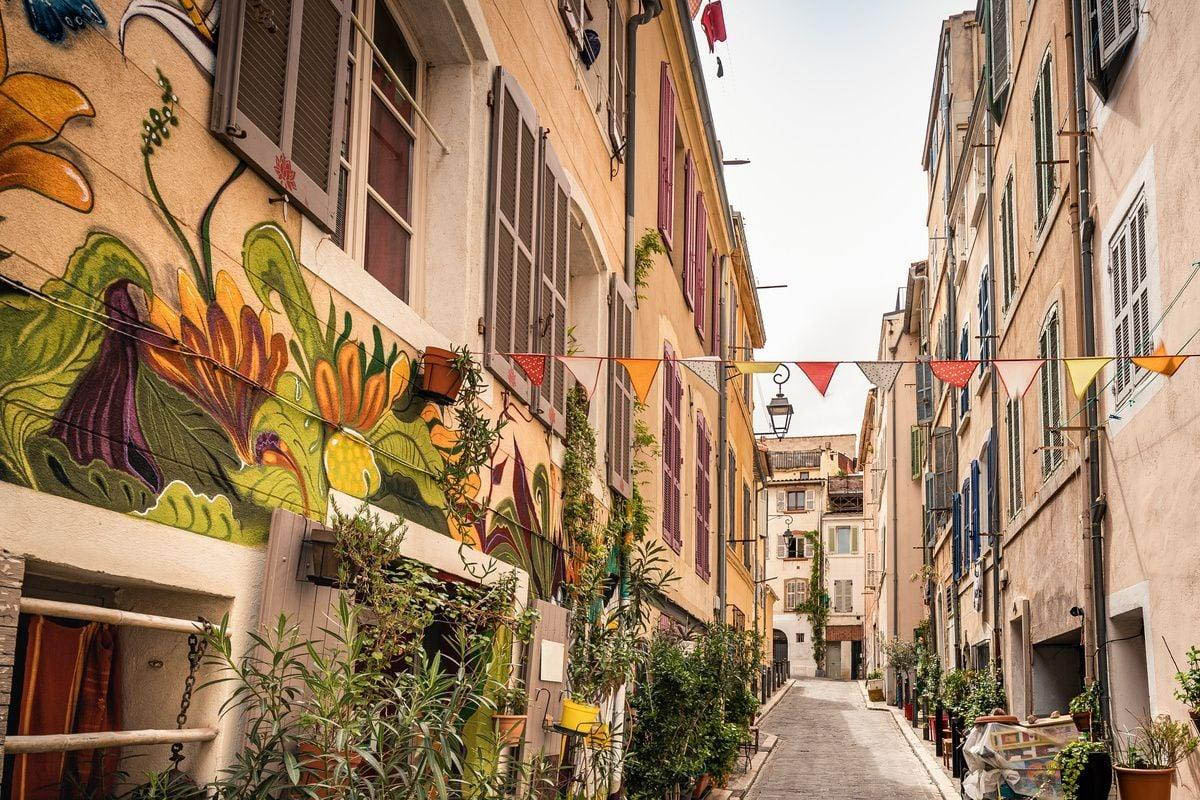 Marseilles tourism - travel and tour world Neighborhood in marseilles