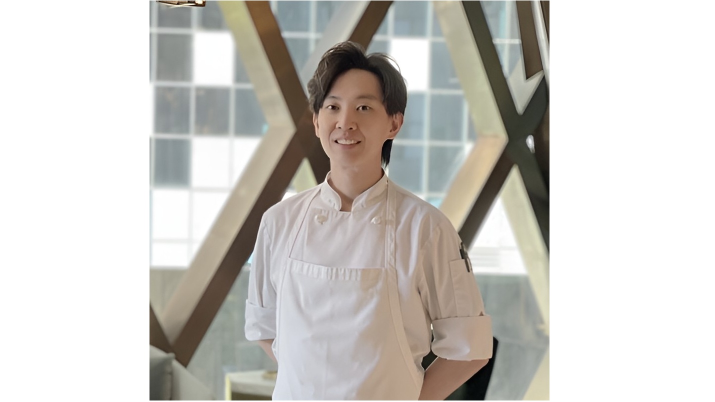 Chef at melbourne convention and exhibition centre supporting sustainable event dining.