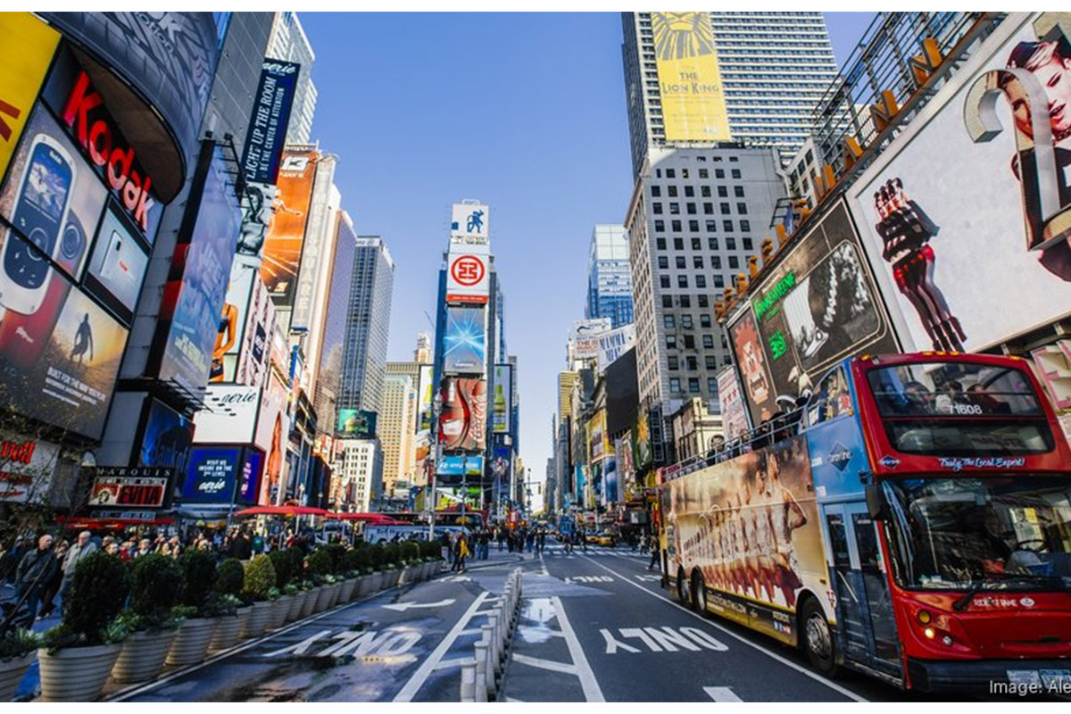New york tourism - travel and tour world Busy street of nyc