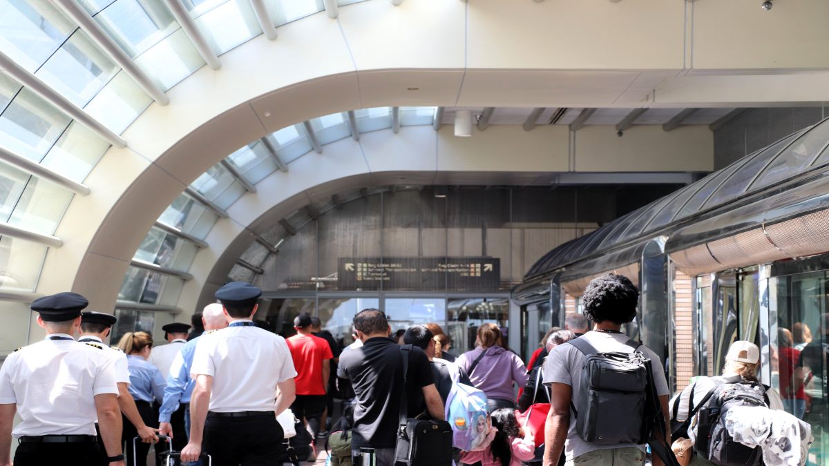 Us airports face flight disruptions