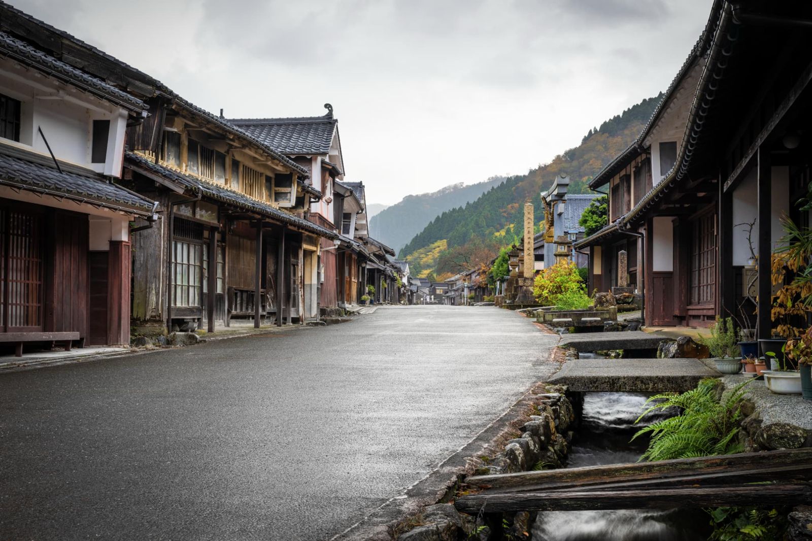 Destructive overtourism - travel and tour world Destructive overtourism