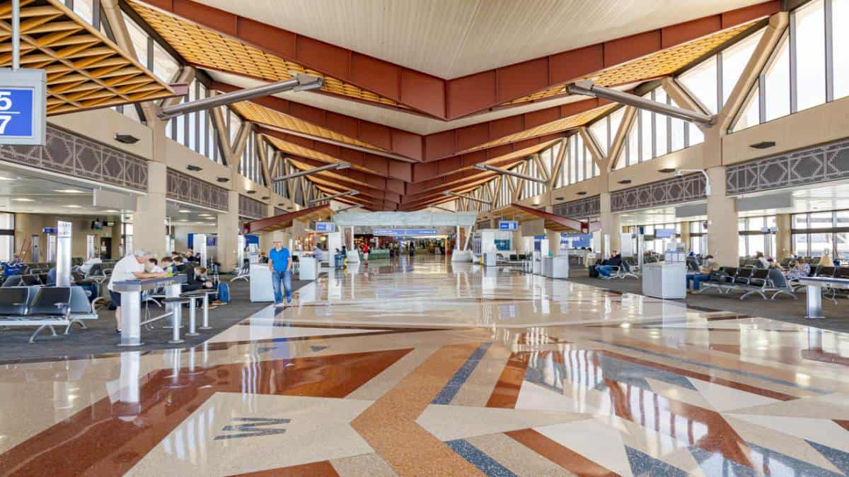 Airports in america face flight disruptions