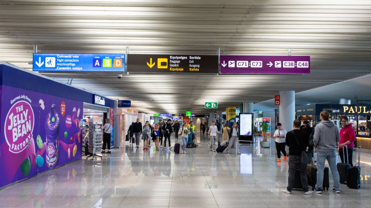 Palma airport image 1 - travel and tour world Airports in europe face flight cancellations