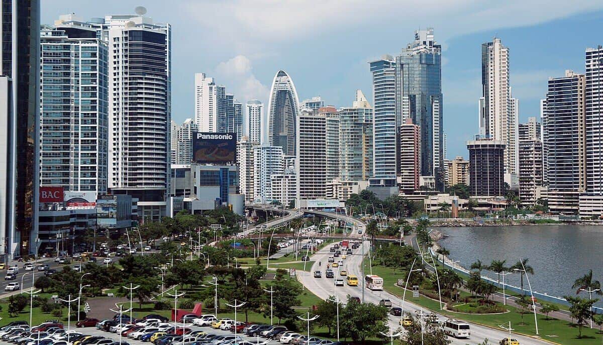 Avenida balboa and cinta costanera - travel and tour world Panama tourism