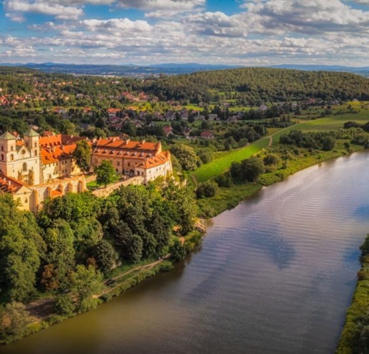 Poland leads a comprehensive medical tourism revolution integrating advanced surgical care with serene regional travel - travel and tour world Poland leads a comprehensive medical tourism revolution integrating advanced surgical care with serene regional travel