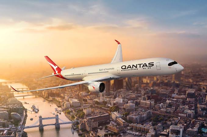 Qantas flight - travel and tour world Qantas flight