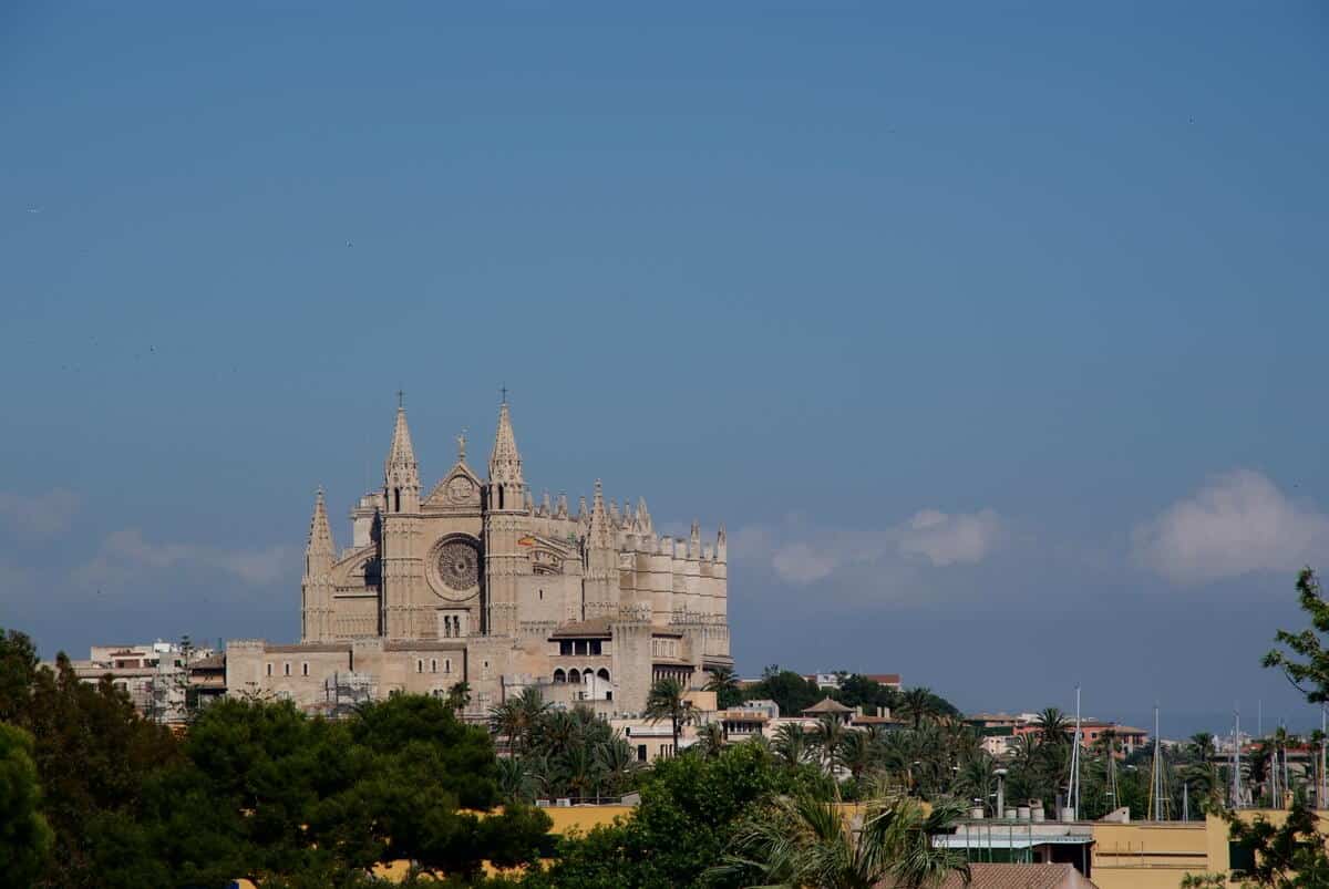 Spain hotel tourism - travel and tour world Spain hotel tourism growth amid rising prices and international demand.