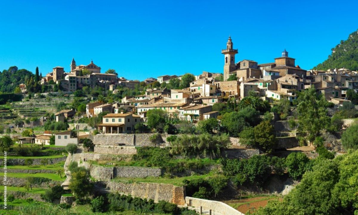 Spain tourism diversification across andalusia valencia and galicia