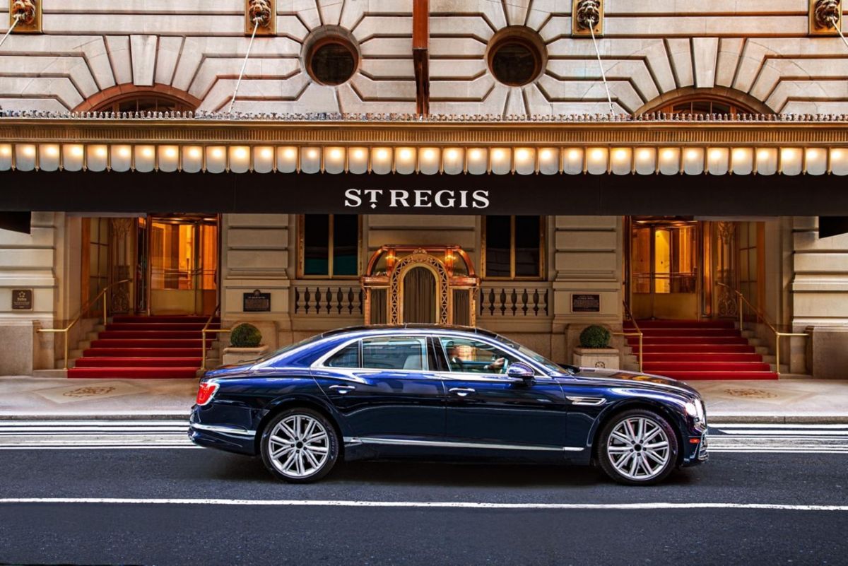 St regis - travel and tour world New york, chicago, atlanta and dallas convention centres, exhibition halls and hotel towers compared in a business travel collage.