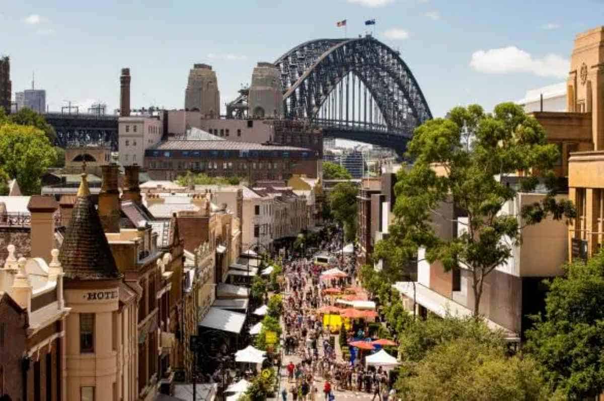 Sydney harbour - travel and tour world Business delegates contribute to australia's visitor economy