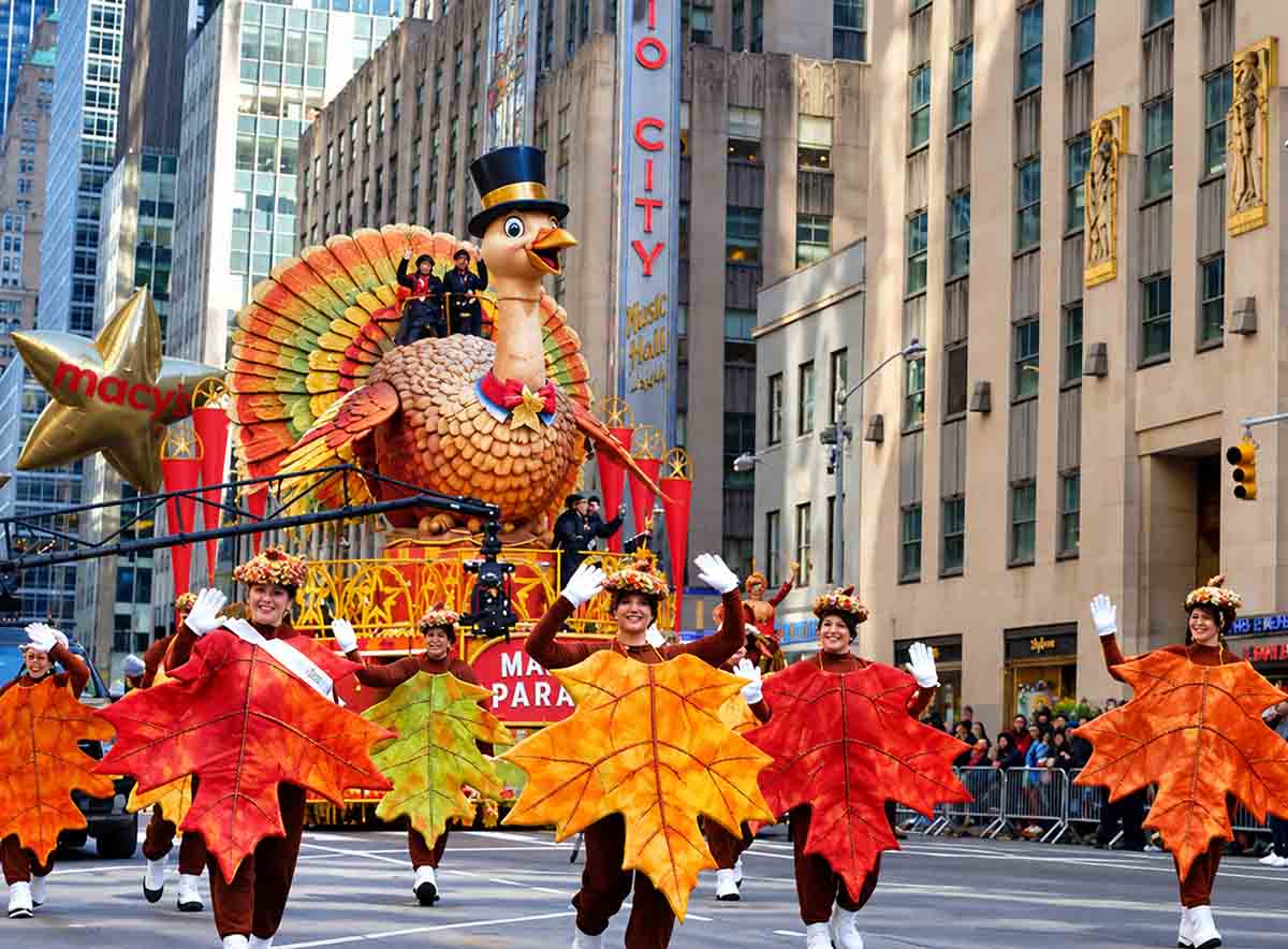 Thanksgiving day parade - travel and tour world Thanksgiving day parade