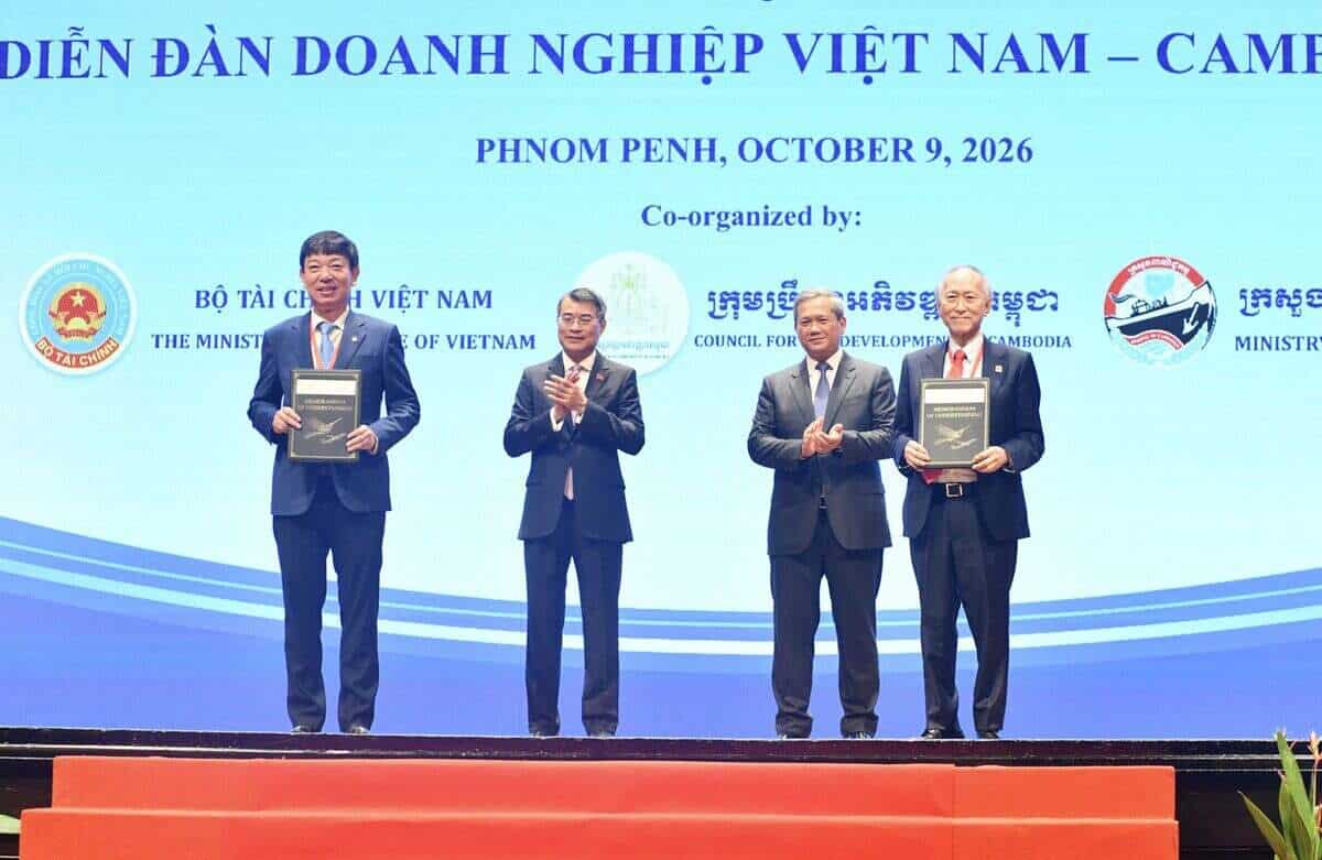Vietnam airlines boosts indochina tourism through partnerships with laos and cambodia.