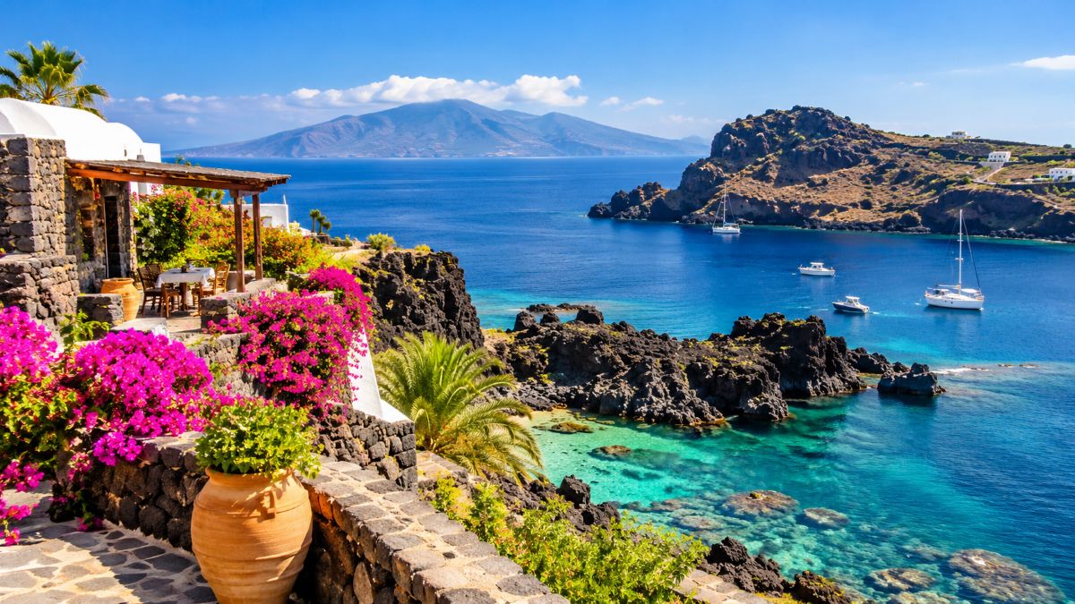 Volcanic island escape - travel and tour world Pantelleria_italy_volcanic_island_travel_thermal_springs_rocky_bays_and_mediterranean_coastline