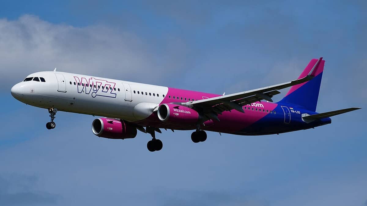 Wizz air - travel and tour world Wizz air