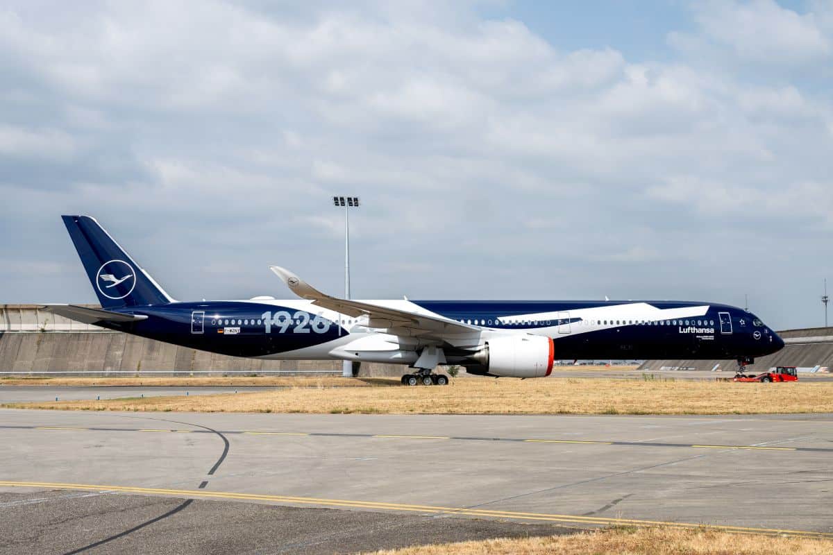Lufthansa flight lh456 boeing 747-8 - travel and tour world Lufthansa flight lh456 boeing 747-8
