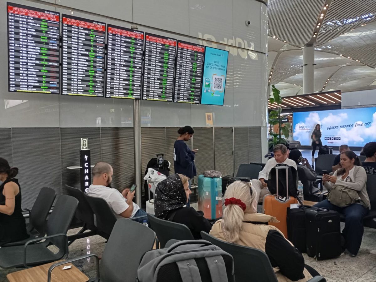 Asia Travel Affected by 515 Cancellations and 5,216 Delays at Jakarta, Mumbai and More Airports