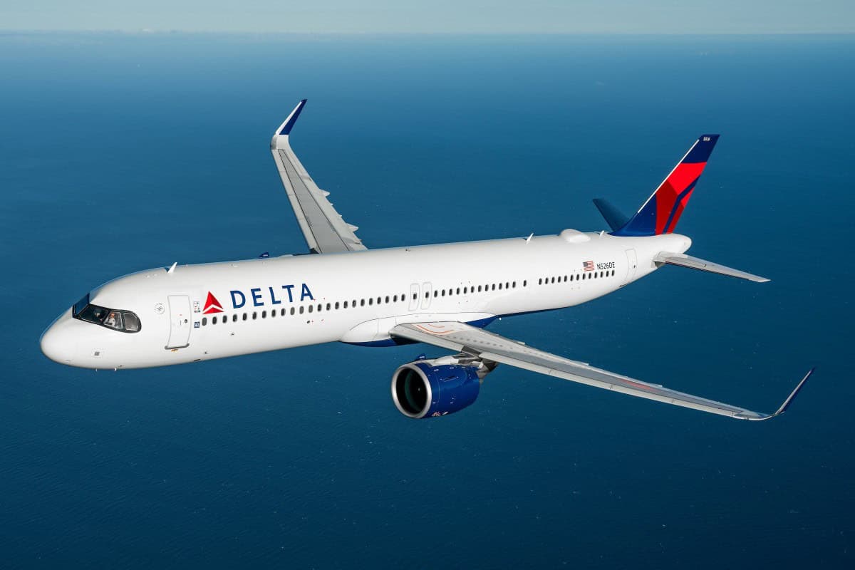 Delta airlines - travel and tour world Delta air lines vip airbus a321neo designed for nba team charters with lie-flat beds and premium seating.
