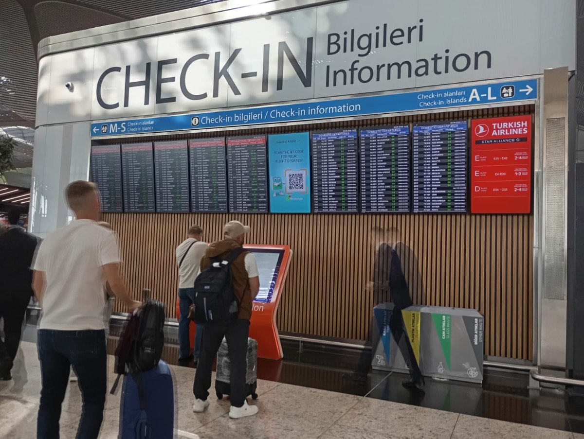 Gulf airports disruption - travel and tour world Gulf airports disruption