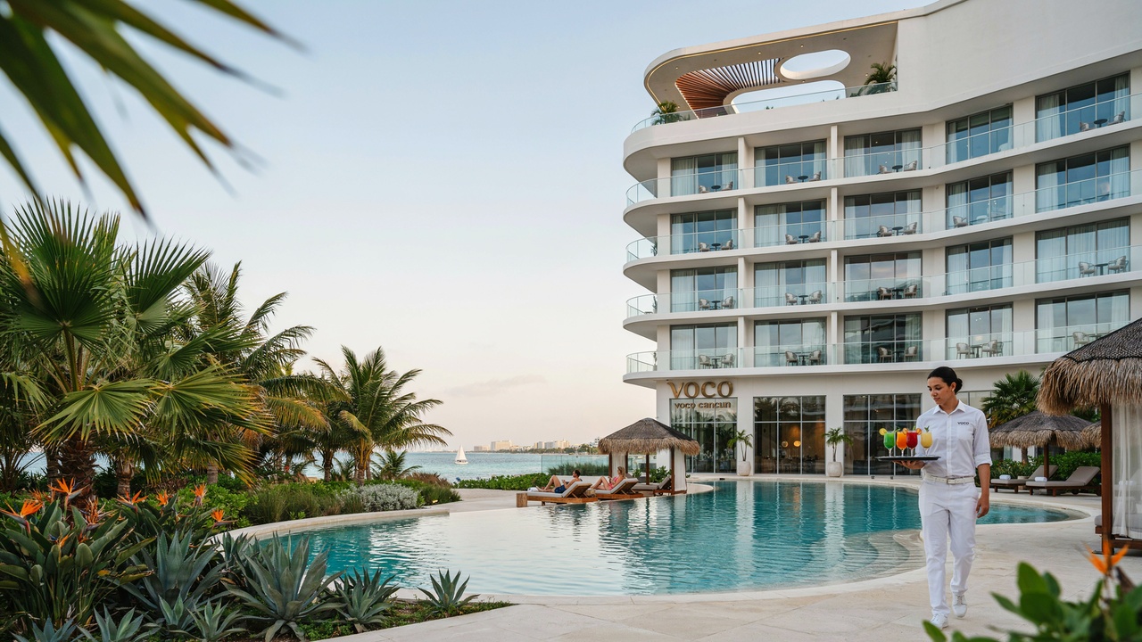 Canc&uacute;n travel gets a hotel boost as voco takes shape with 160 rooms, beach access and lagoon views.