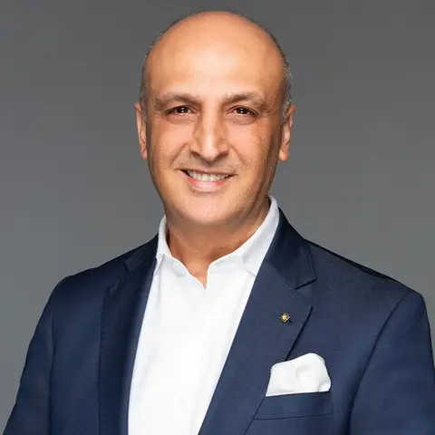 Hakan ozel - travel and tour world Hakan headshot