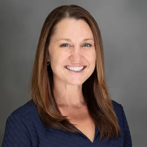 Meghan lee - travel and tour world Meghan lee headshot