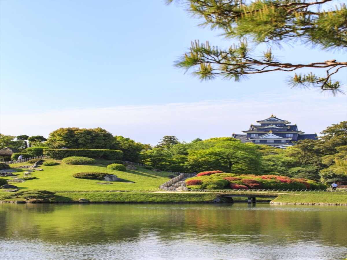 Hidden japan tourism experience - travel and tour world Japan tourism with historic castle and traditional japanese garden