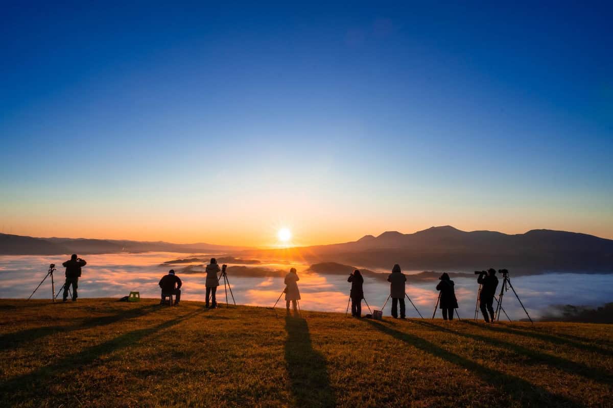 Japan’s Kagoshima Sea of Clouds Turns Yusui Sunrise Into a Golden Autumn Travel Spectacle